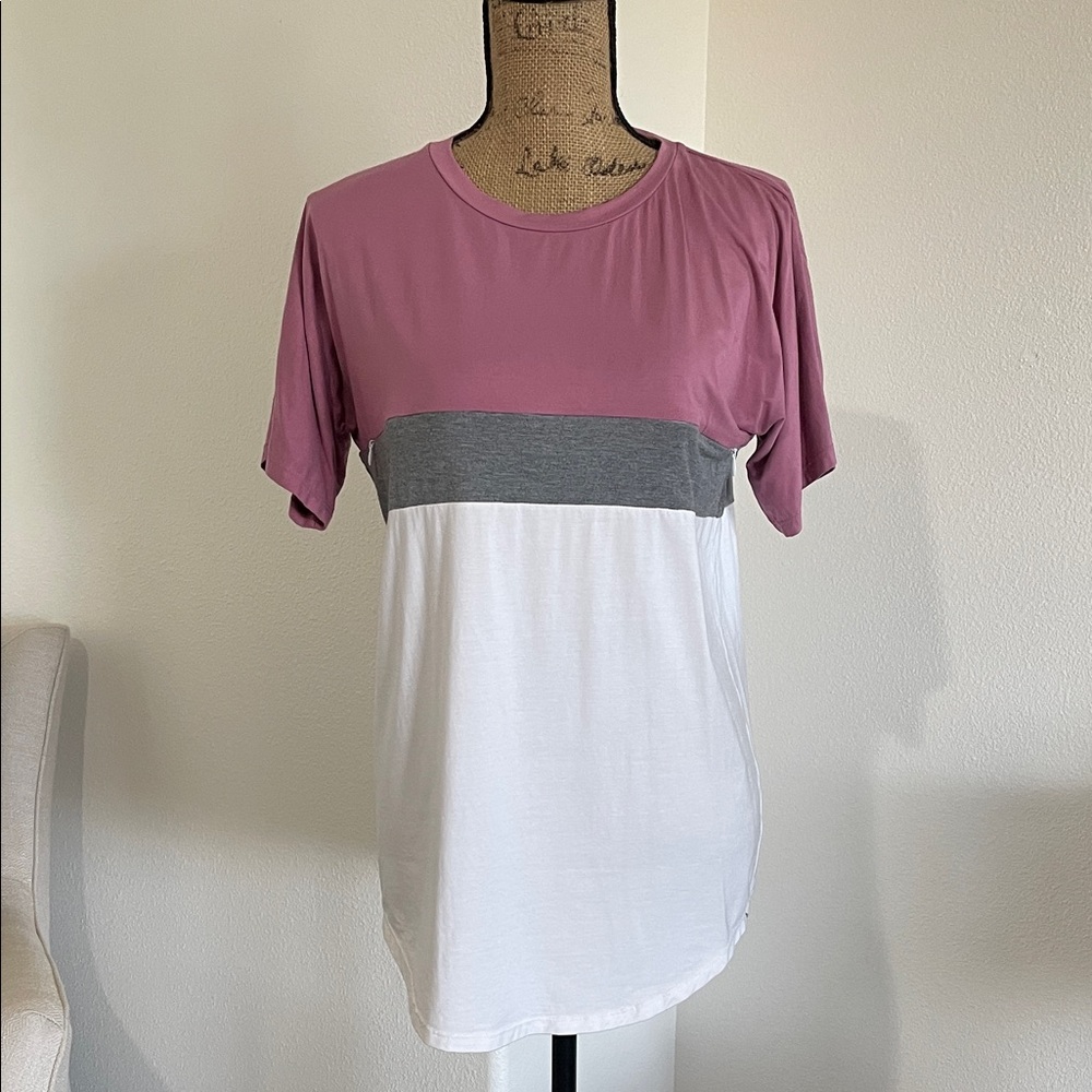{move mama} color block nursing short sleeve shirt